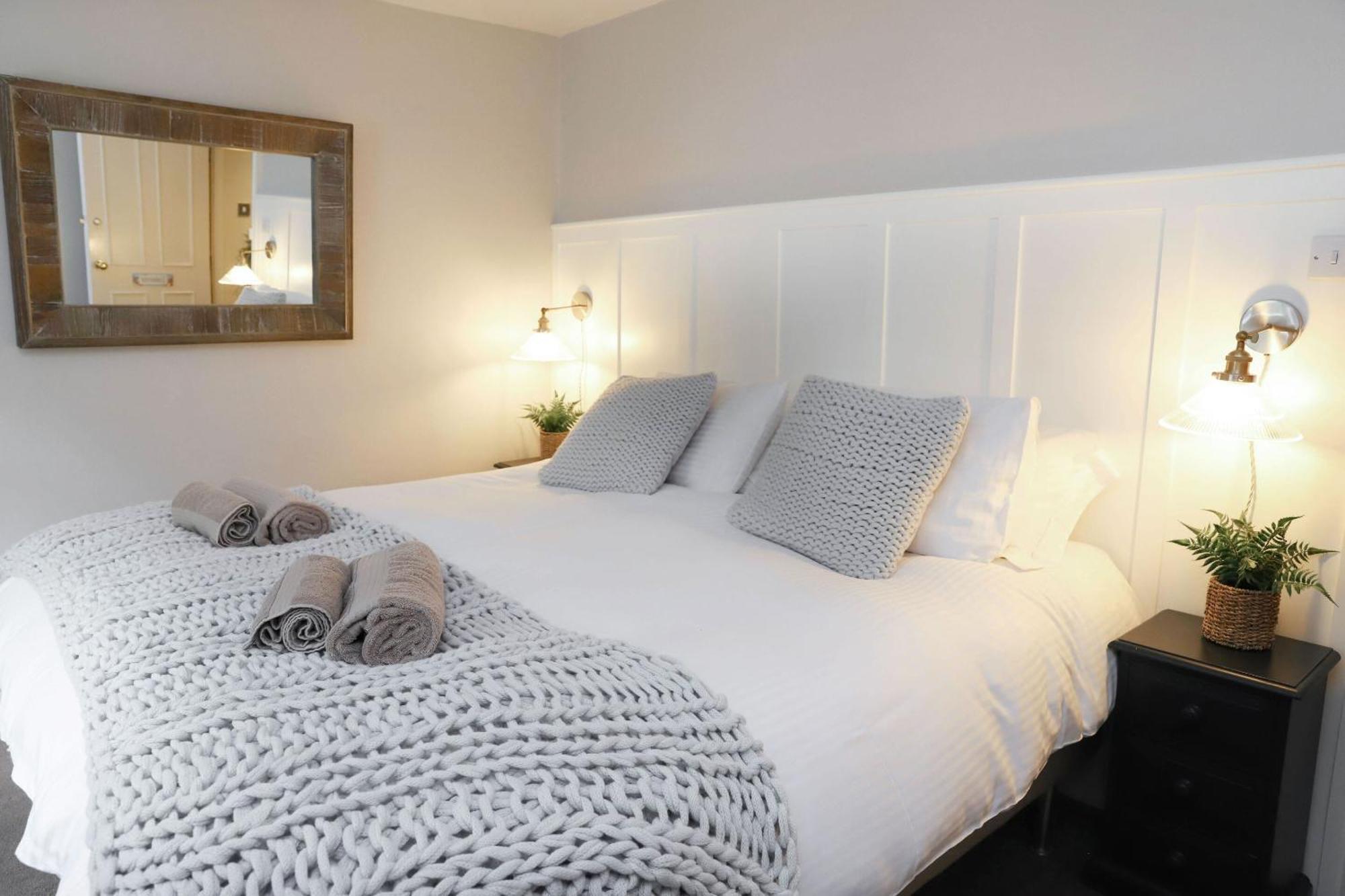 Endeavour, Staithes Bed & Breakfast Room photo