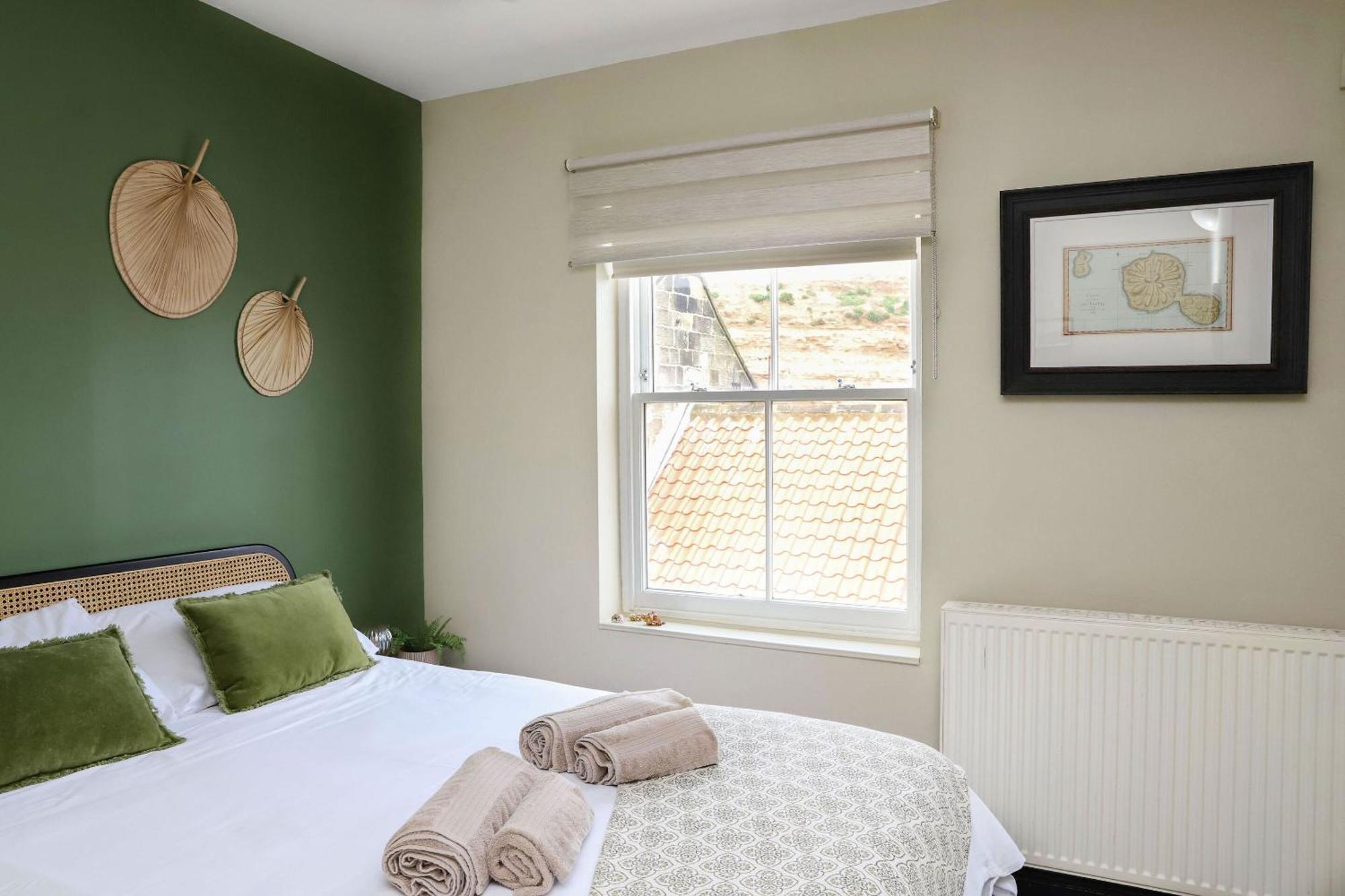 Endeavour, Staithes Bed & Breakfast Room photo
